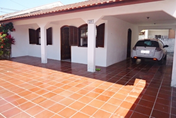 REF 807 - Casa No centro de Matinhos (LOCADO)